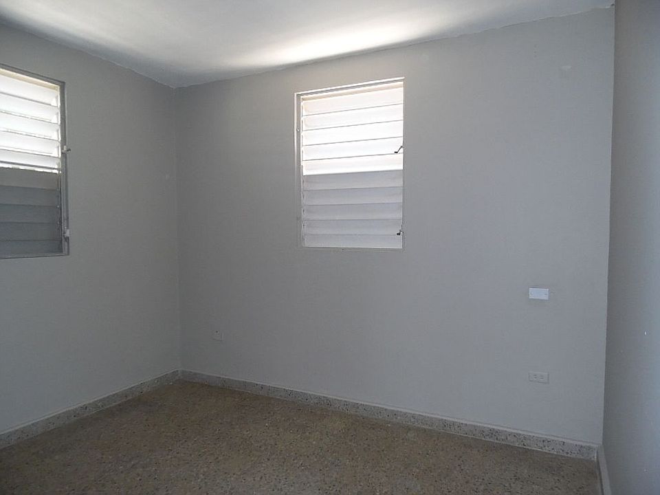 2nd image of 1144 Country Clb