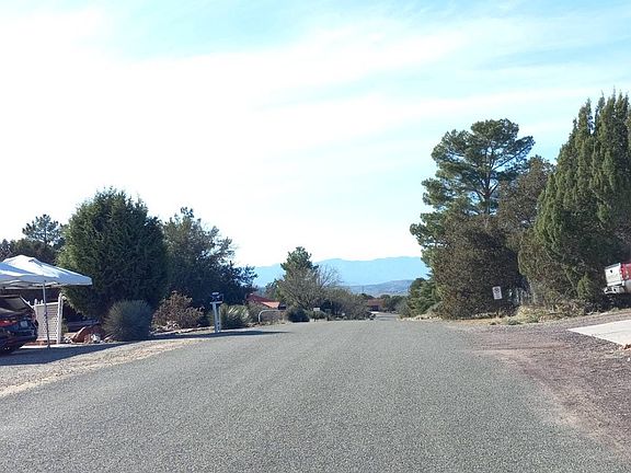 4th image of 4875 E Cedar Dr