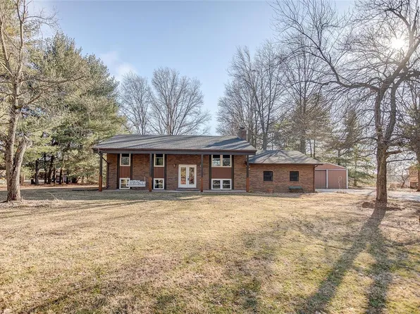4994 Old Carpenter Rd, Edwardsville, IL 62025