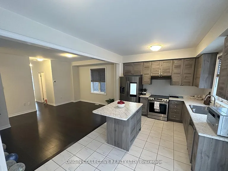 4 Amos Ave E — Photo 11