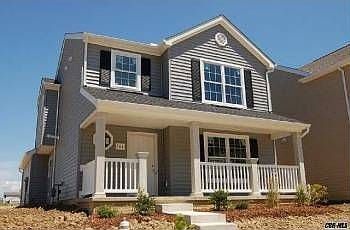 1st image of 104 Arrowfeather Ln