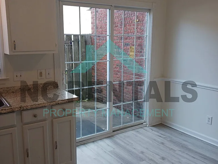 100 Kristin Dr #C5 — Photo 12