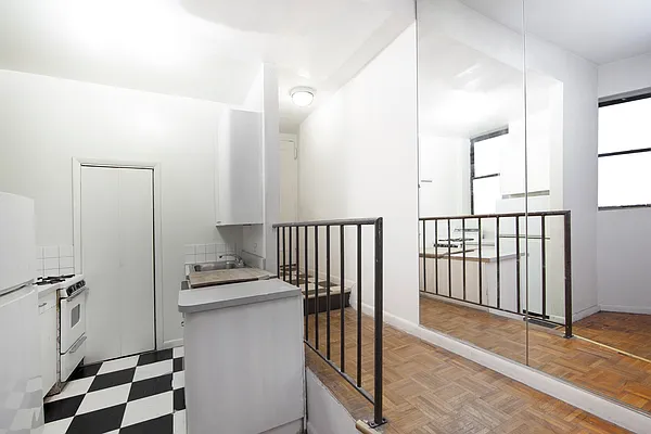 Rented by R New York | media 6