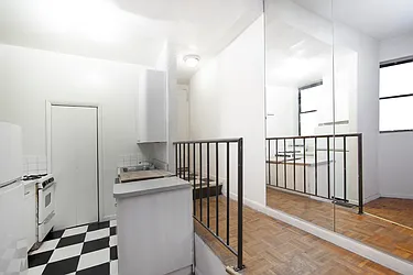 Rented by R New York