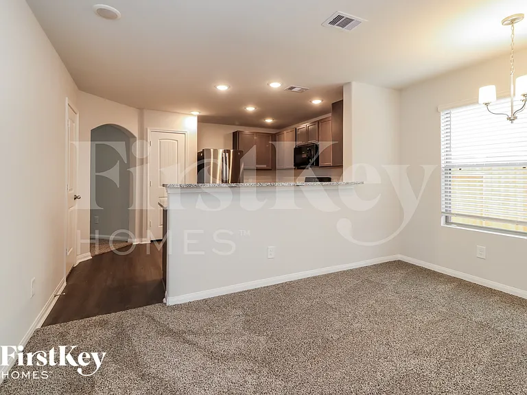 25621 Roy Rogers Rd — Photo 6