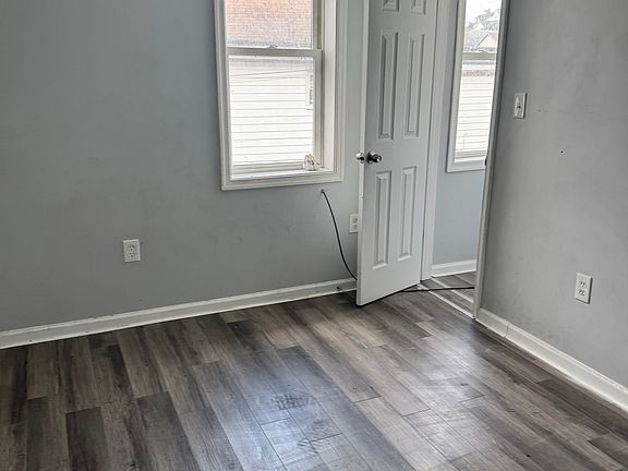 4th image of 218 Park Ave #220