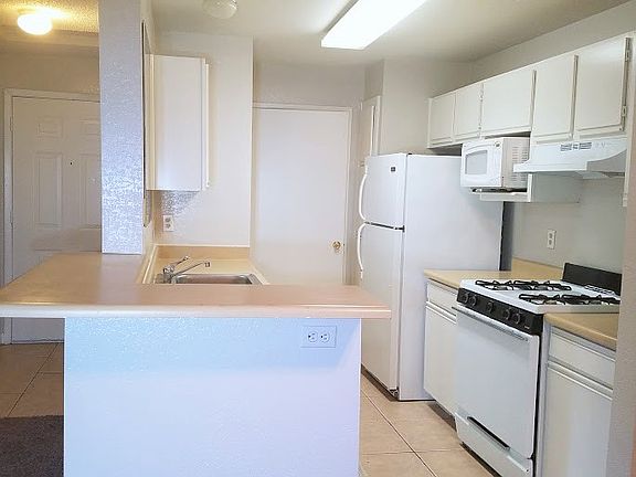 2nd image of 2422 Bagley Ave