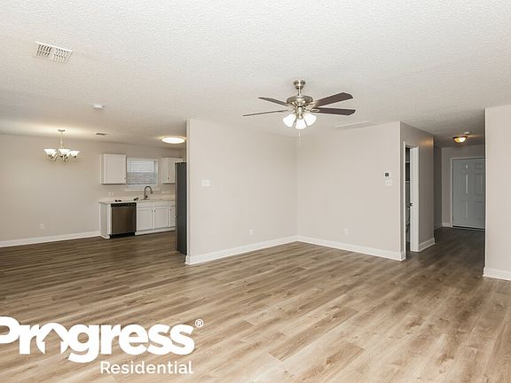 4th image of 4917 Waterford Dr