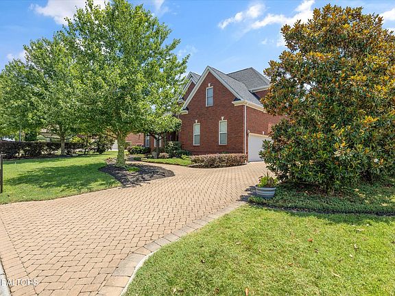 4th image of 534 Argyle Way
