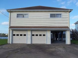 367 Redfish Dr, Freeport, TX 77541