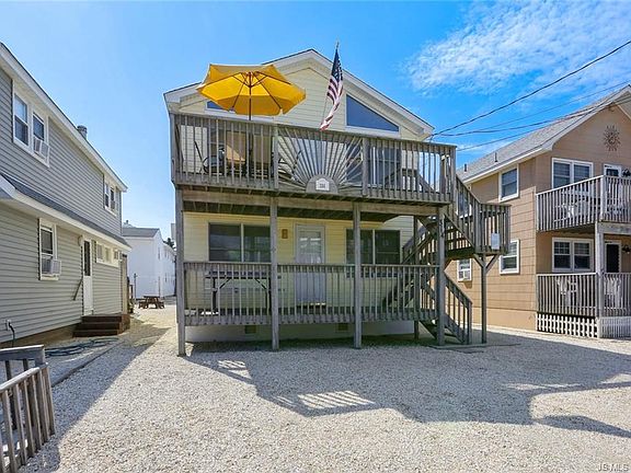 2nd image of 314 Leeward Ave