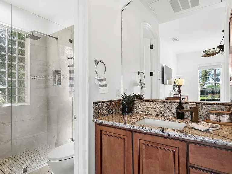 51075 Marbella Ct — Photo 39