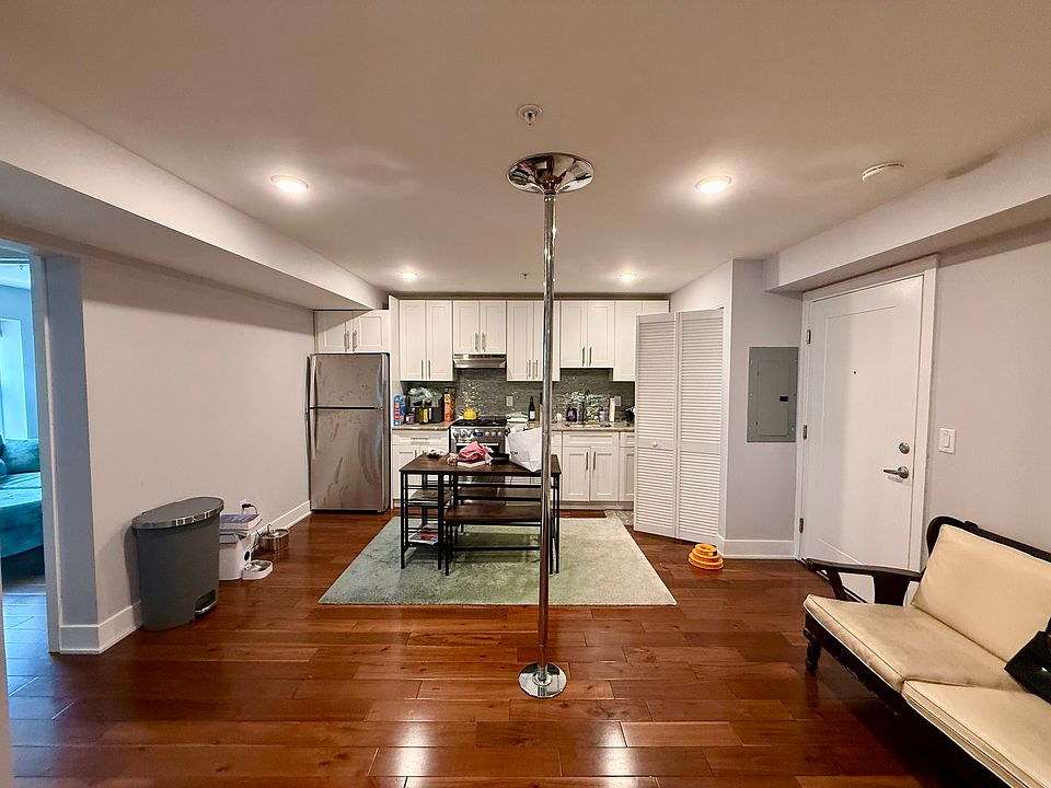 1st image of 1003 S 4th St #26