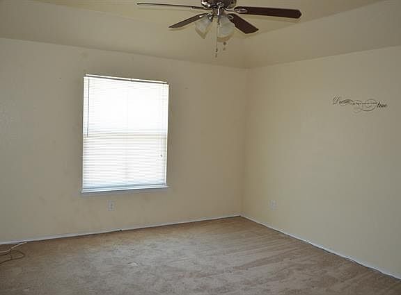 5th image of 340 Woodgrove Dr