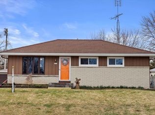 1613 Wedgewood Dr, Racine, WI 53402