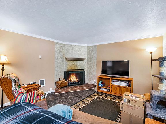 4th image of 301 N Mission St #A3