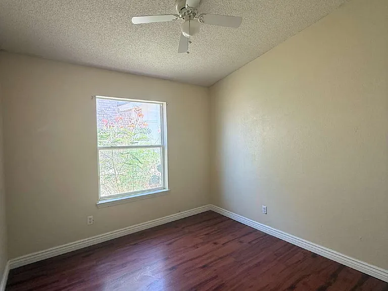 4740 Robert Acosta Dr — Photo 10