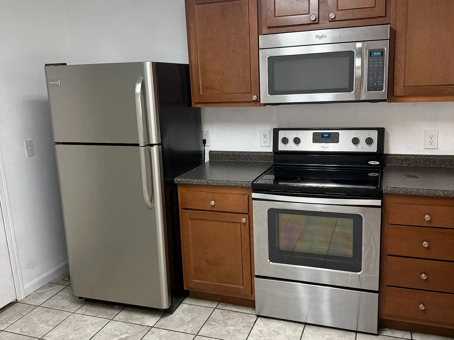 2 bed, 900 sqft, $1,000 — Photo 4