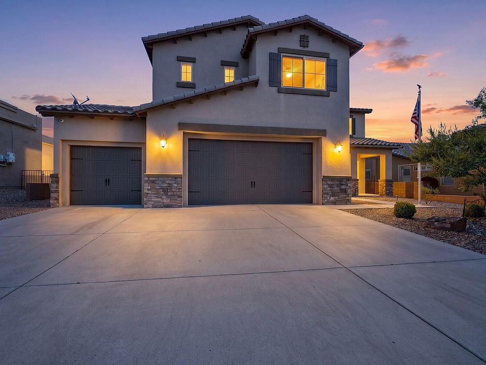 1st image of 1704 Roble Dr SE