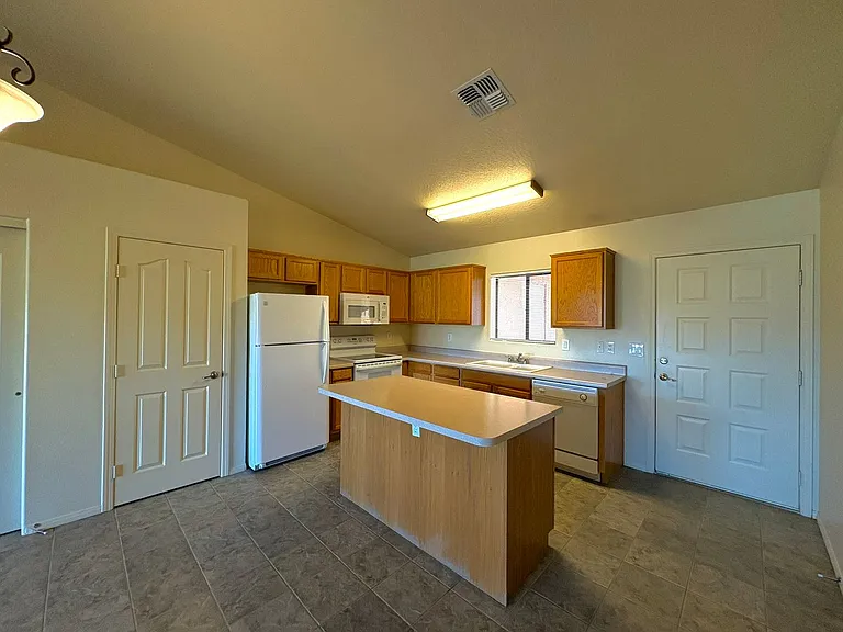330 S Arnold Ter #A — Photo 7