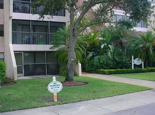2nd image of 200 Lakeview Dr APT 106