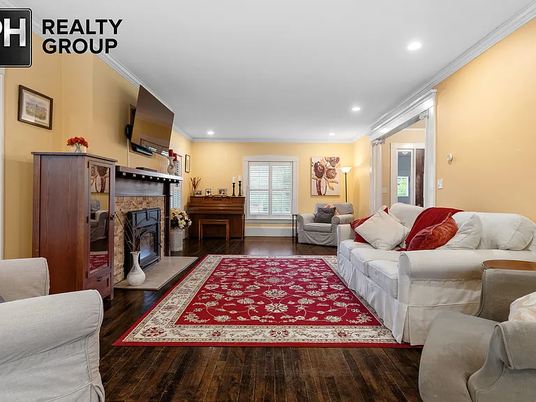 21 Clover St — Photo 13