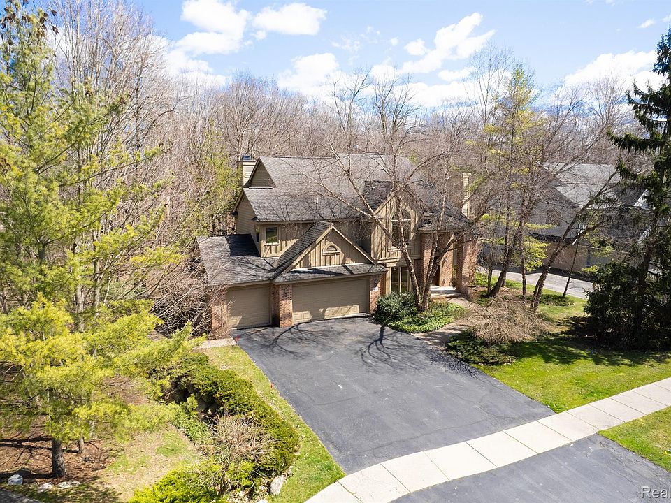 1st image of 7274 Village Square Dr