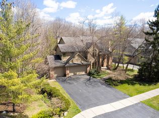 7274 Village Square Dr, West Bloomfield, MI