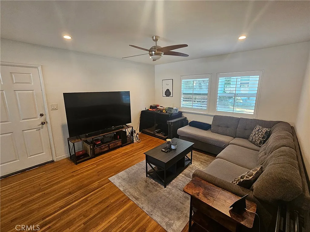 1 bed, 697 sqft, $2,000 — Photo 4