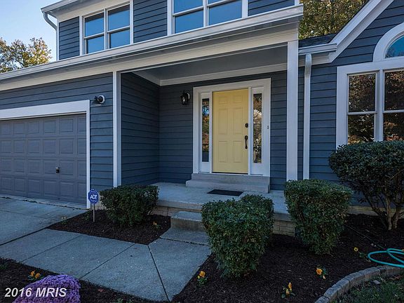 4th image of 909 Berwick Dr
