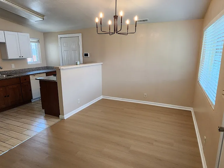 6032 Cresenda Ave — Photo 3