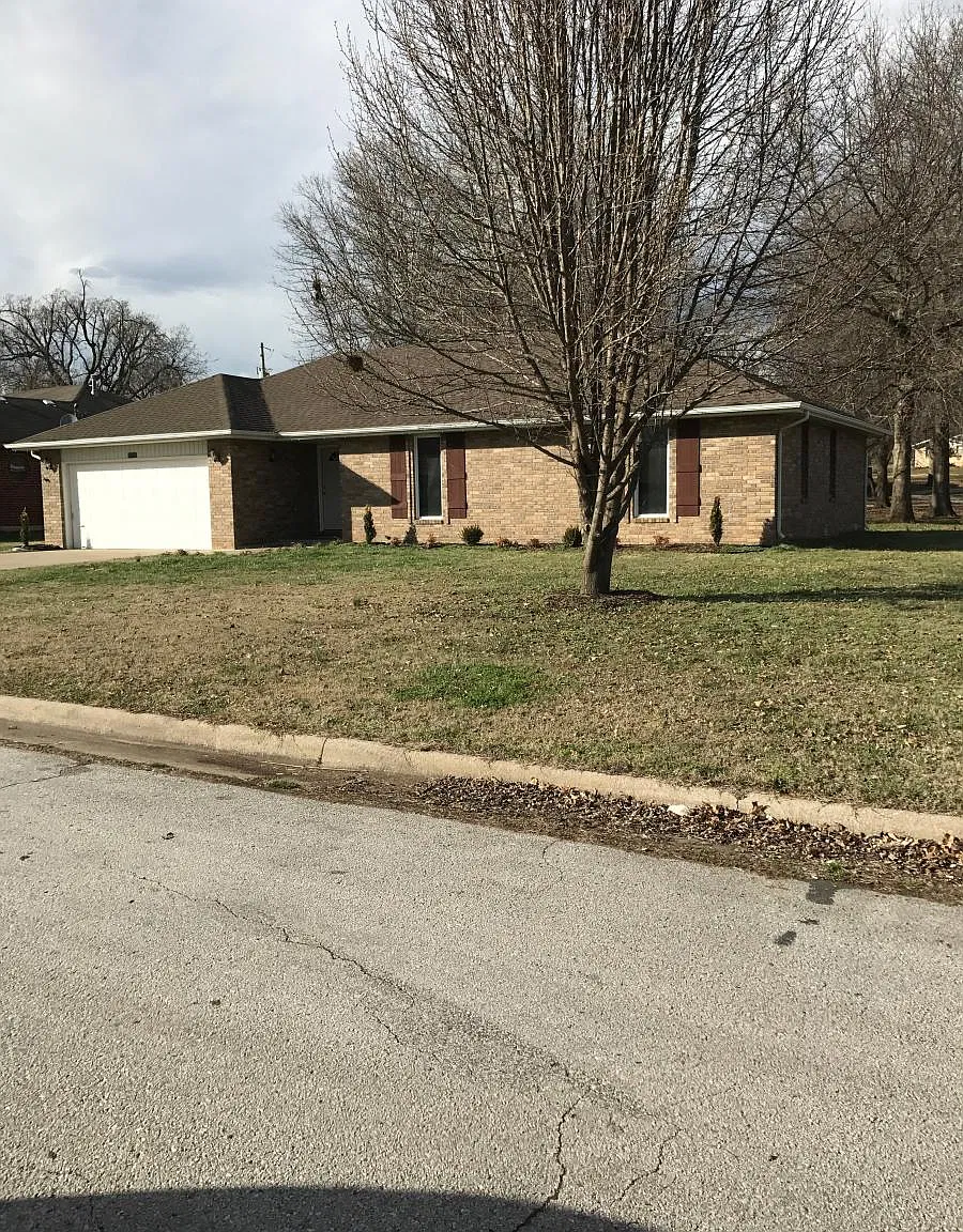 2705 W Cardinal Street — Photo 1