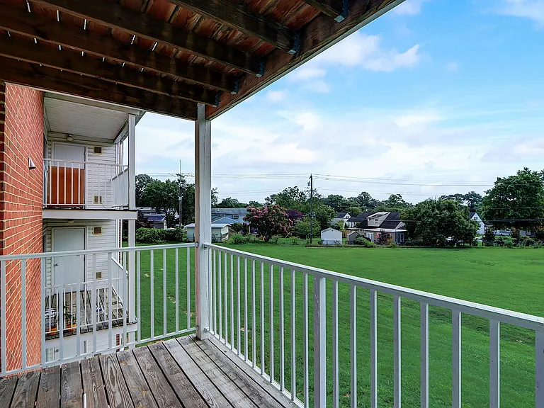 23-web-or-mls-E Furnace Branch Rd-023