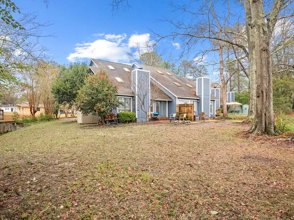107 Golf Ct, Dothan, AL 36301