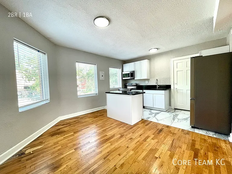 1114 W 45th St #1116-3 — Photo 2