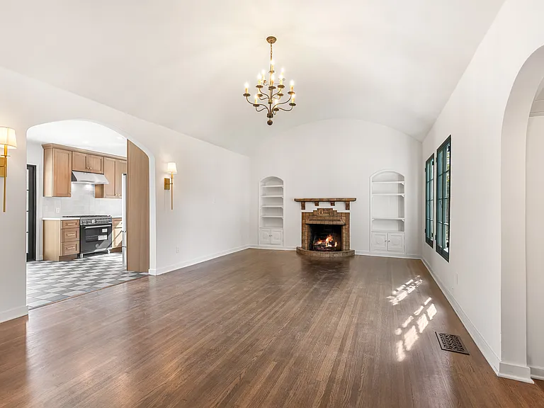 926 E Dryden St — Photo 6