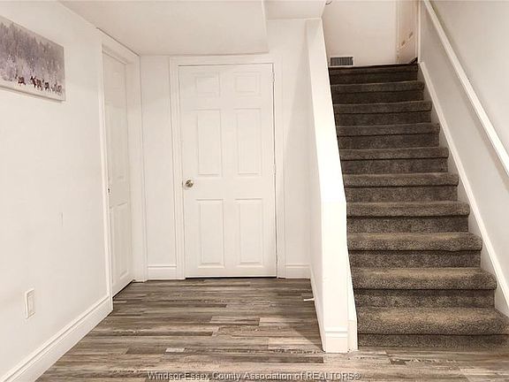 4th image of 265 Geraldine Cres