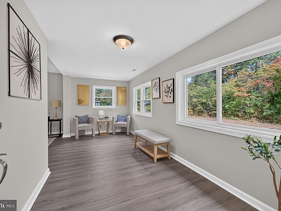 2nd image of 467 W Atlantic Ave