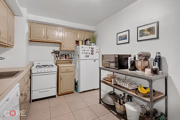 Rented by CORE | media 8