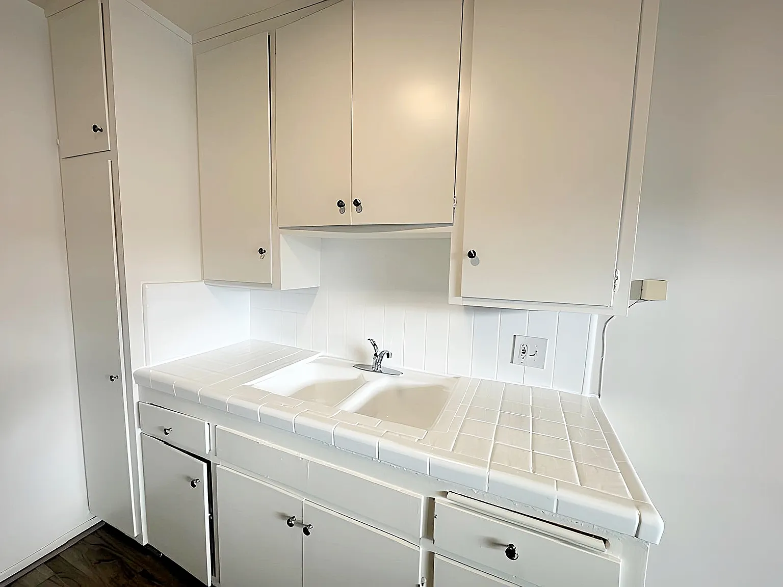 2 bed, 900 sqft, $2,295 — Photo 2
