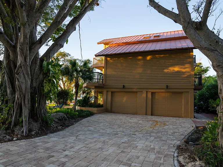 376 Leatherfern Ln — Photo 47