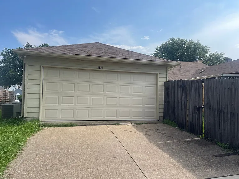 7614 Cousteau Dr — Photo 18