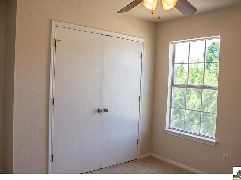 310 Janelle Dr #B — Photo 7