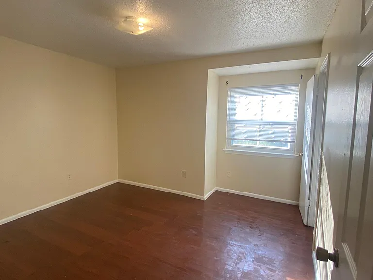 1640 Newport Pl — Photo 8