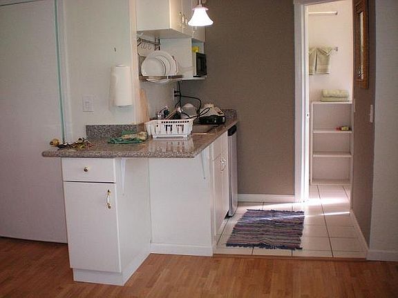 2nd image of 1005 Cowper St #5