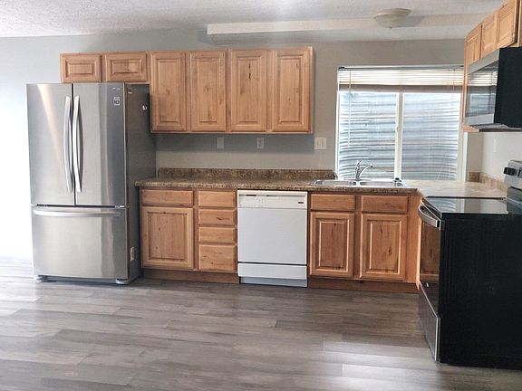 3rd image of 15063 S Rose Creek Ln #1