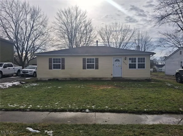 9852 Belden Dr, Windham, OH 44288