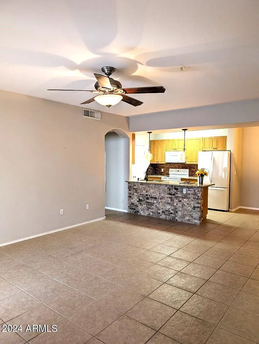 3 bed, 2.0 bath, 1268 sqft, $1,699 — Photo 3