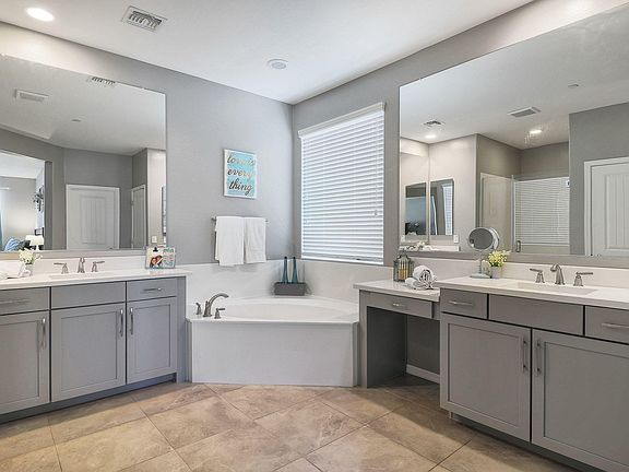 5th image of 2315 N Acacia Way