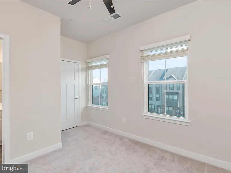 559 Levanna Lane Gln — Photo 33